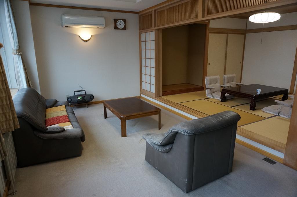 Otaru Ekimae Guest House Ito Екстер'єр фото