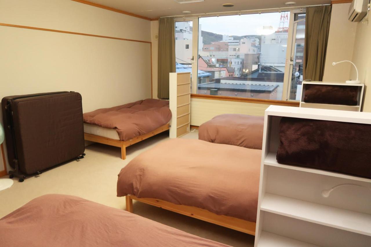 Otaru Ekimae Guest House Ito Екстер'єр фото